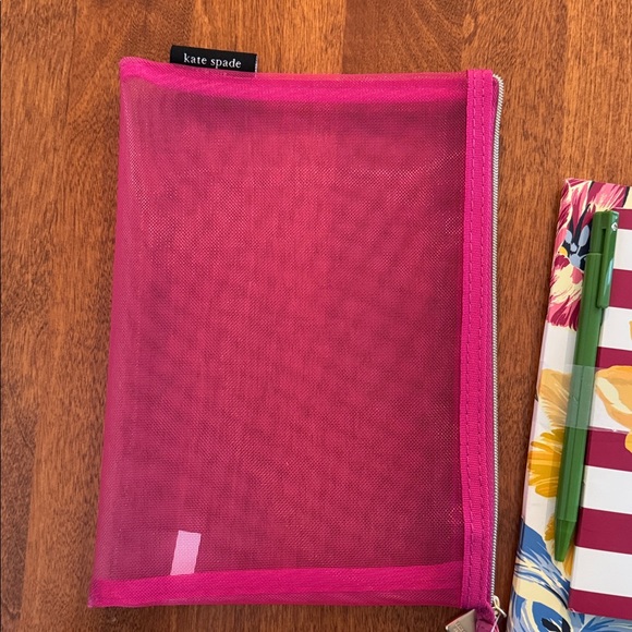 Kate Spade NWT Painted Tulips set of 2 pads and a pen in a pink mesh pouch. - Picture 4 of 7